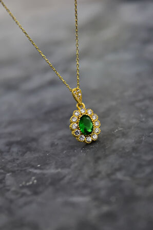 925 Ayar Gümüş Gold Kaplama Yeşim Renkli Taş Tepelikli Oval Tasarım Kolye