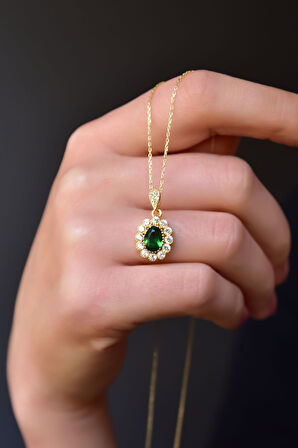 925 Ayar Gümüş Gold Kaplama Yeşim Renkli Taş Tepelikli Oval Tasarım Kolye