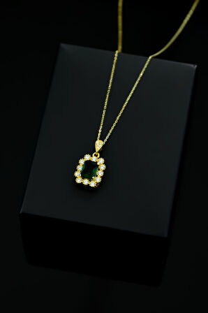 925 Ayar Gümüş Gold Kaplama Yeşim Renkli Taş Tepelikli Kare Tasarım Kolye