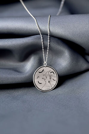 925 Ayar Gümüş Rodyum Kaplama Plaka Cadı Desenli Kolye