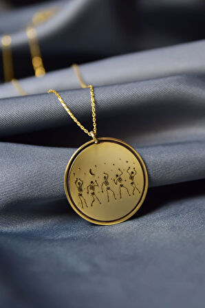 925 Ayar Gümüş Gold Kaplama Cadılar Bayramı, İskelet Dansı Çizimli Plaka Kolye