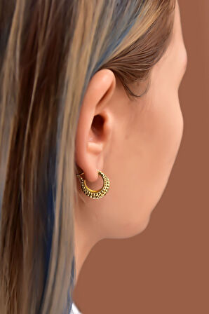 925 Ayar Gümüş Gold Kaplama Tasarım Dövme Desenli Halka Küpe