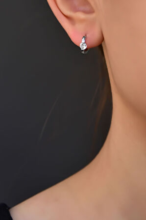 925 Ayar Gümüş Rodyum Kaplam Oval Kesim Tek Taşlı Halka Küpe