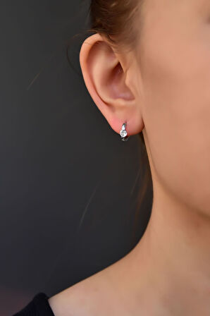 925 Ayar Gümüş Rodyum Kaplam Oval Kesim Tek Taşlı Halka Küpe