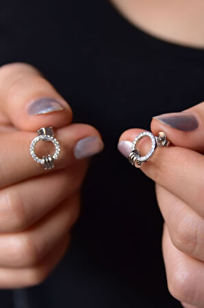 925 Ayar Gümüş Rodyum Kaplama Zirkon Taşlı Çemberde Üçlü Halka Çivili Küpe