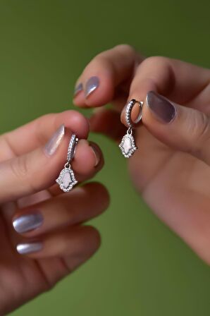 925 Ayar Gümüş Rodyum Kaplama Zirkon Taşlı Opal Taşlı Fatma Eli Halka Küpe