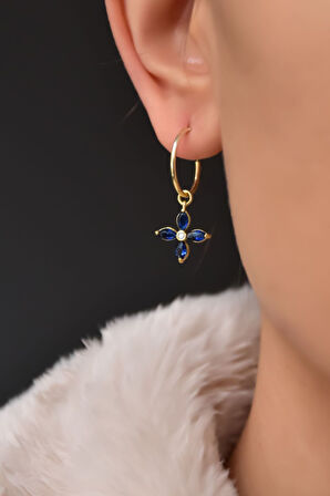 925 Ayar Gümüş Gold Kaplama Lacivert Zirkon Taşlı Plumeria Halka Küpe