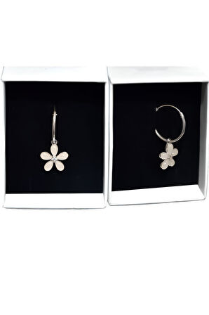 925 Ayar Gümüş Rodyum Kaplama Ay Taşlı Yasemin Çiçeği Halka Küpe