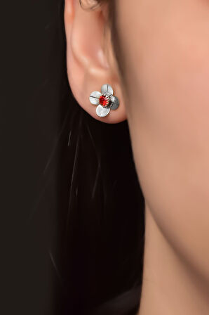 925 Ayar Gümüş Rodyum Kaplama Zirkon Taşlı Temmuz Ayı Doğum Taşlı Frezya Çiçeği Küpe