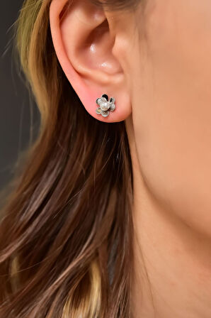 925 Ayar Gümüş Rodyum Kaplama Sim Toplu Çivili Frezya Çiçeği Küpe