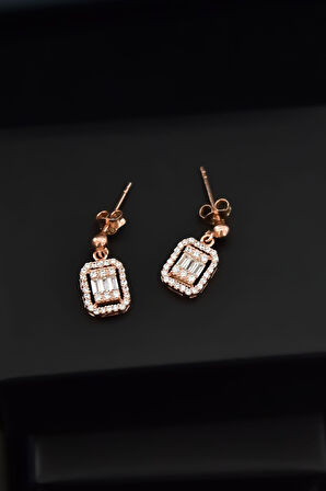 925 Ayar Gümüş Rose Kaplama Zirkon Kare Baget Taşlı Çivili Küpe