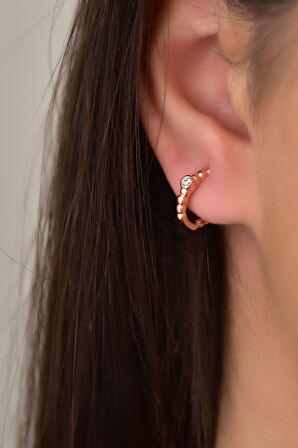 925 Ayar Gümüş Rose Kaplama Tasarım Desenli Zirkon Taşlı Halka Küpe