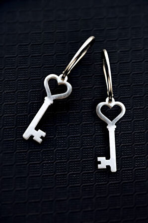 925 Ayar Gümüş Rodyum Kaplama Kalbimin Anahtarı Halka Küpe