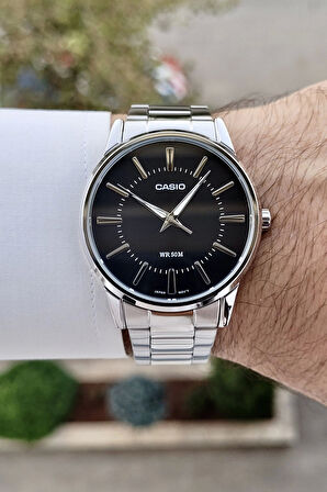 Casio CSISTE100 Kadranı Siyah Kordonu Gümüş Renk Hediye Paketli Erkek Kol Saati