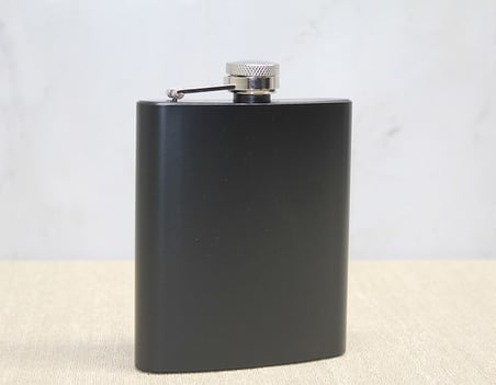 Özel Seri Cep Matarası Klasik Tarz Stil Sahibi Matara Paslanmaz Çelik Tekli Siyah 7 Oz