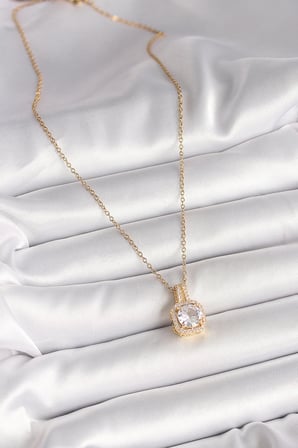 316L Çelik Gold Renk Zincir Zirkon Taşlı Kare Model Kadın Kolye - TJ-BKO9956