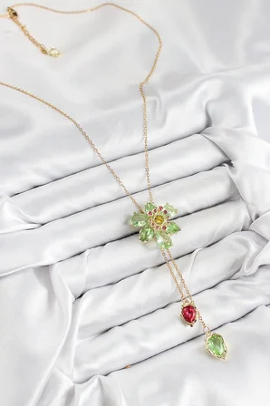 VIP Pirinç Zirkon Taşlı Çiçek Model Gold Renk Asansörlü Kadın Kolye - TJ-BKO10474