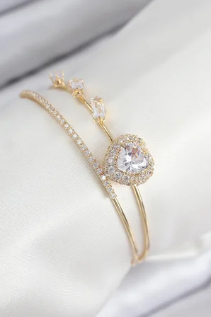 Pirinç Zirkon Taşlı Kalp Model Gold Renk Kadın Bileklik - TJ-BB7855