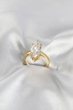 Gold Renk Pirinç Markiz Kesim Zirkon Taşlı Kadın Yüzük TJ-BYK4189