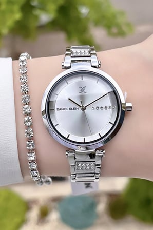 Daniel Klein DKISTE153 Premium Gümüş Renk Kadın Kol Saati Ve Bileklik
