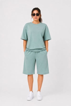 İki İplik Örme Kumaş Bisiklet Yaka Oversize T-shirt Cepli Diz Altı Şort Kapri Alt Üst İkili Takım