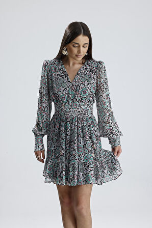 Yeşil Çiçekli Şifon Mini Kloş Çan Modeli Elbise V Yaka Beli Lastikli Büzgülü Uzun Kollu Bohem Elbise