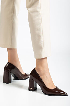 Suins Premium Verty Model Kadın Kalın Topuklu Burnu Taşlı Rugan Stiletto Ayakkabı