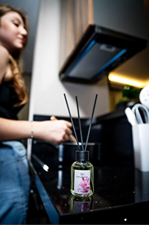 Lilyum Çiçeği Çubuklu Oda Kokusu Esansiyel Uçucu Yağ 50ml