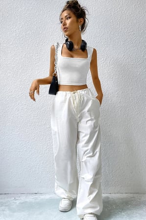 Vitaliselanfashion Kadın Beyaz Kare Yaka Kalınlaşan Omuz Detaylı Crop Top Bluz