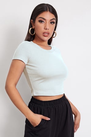 Vitaliselanfashion Kadın Beyaz Yuvarlak Yaka Yarım Kol Crop Top Bluz