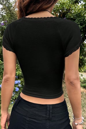Vitaliselanfashion Kadın Siyah Göğsü ve Kolları Dantelli Fiyonklu Kısa Kol Crop Top Bluz
