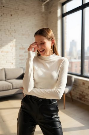 Vitaliselanfashion Kadın Beyaz Parmak Detaylı Esnek Uzun Kollu Body