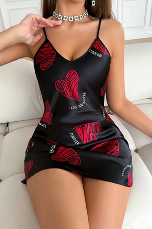 Vitaliselanfashion Büyük Kırmızı Kalp Desenli Siyah Saten Gecelik
