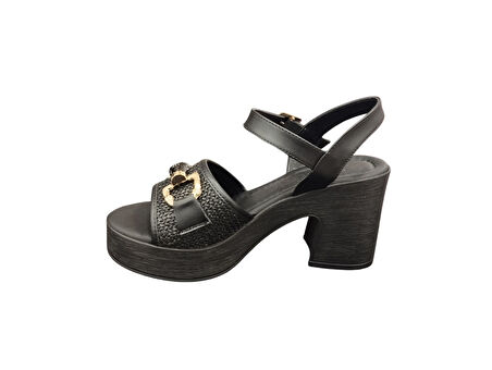 Ventes 11125221Z Bantlı 8 cm Kalın Topuklu Taş Toka Detaylı Günlük Kadın Hasır Sandalet