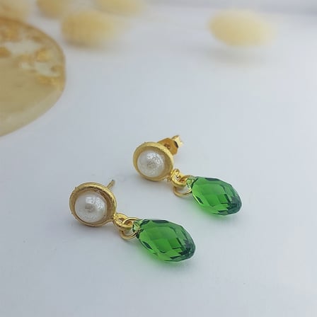 14k Altın Kaplama Yeşil Kristal Taşlı İnci Küpe