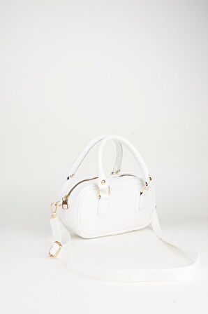 Kadın Lale Beyaz Çanta Charm Detaylı Rugan Deri Fermuar Kapama El Kol Ve Omuz Çantası