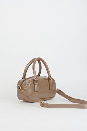 Kadın Lale Koyu Vizon Çanta Charm Detaylı Rugan Deri Fermuar Kapama El Kol Ve Omuz Çantası