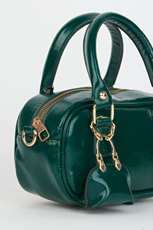 Kadın Lale Yeşil Çanta Charm Detaylı Rugan Deri Fermuar Kapama El Kol Ve Omuz Çantası