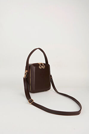 Kadın Hazer Acı Kahve 3 Bölmeli Astarlı Suni Deri Ayarlanabilir Askılı Fermuar Kapama El Ve Omuz Çantası