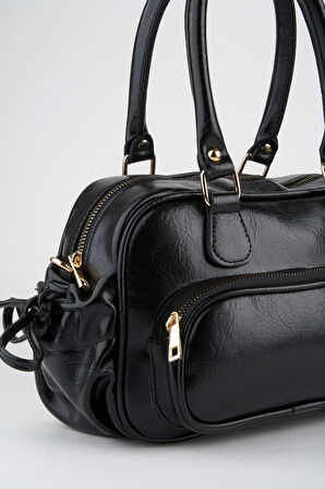 Kadın Mila Siyah Kırışık Parlak Suni Deri Fermuar Kapama Askılı El Kol Ve Omuz Çantası