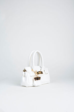 Kadın Kasa Beyaz Charm Hediyeli Tasarım Çevirme Kilit Kapama El Kol Ve Omuz Çantası