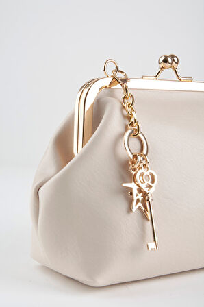 Kadın Krem Anahtar Charm Hediyeli Burs Kapama Astarlı El Kol Ve Omuz Çantası