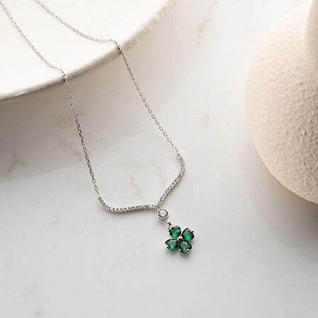 Vaoov 925 Ayar Gümüş Yeşil Taşlı Sallantılı Yonca Kolye