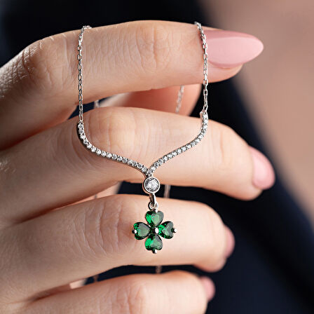 Vaoov 925 Ayar Gümüş Yeşil Taşlı Sallantılı Yonca Kolye