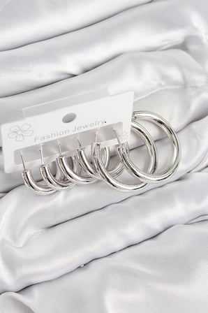 Pirinç Halka Model Gümüş Renk Kadın Set Küpe 5886