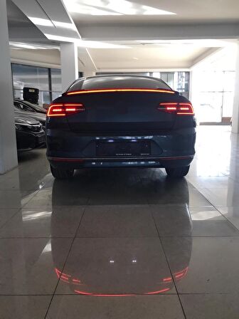 PASSAT B8 IÇIN UYUMLU LED SPOILER  (PIANO BLACK)