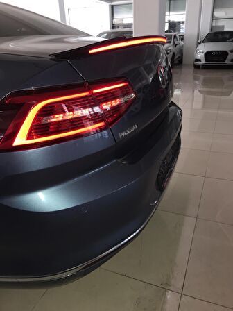 PASSAT B8 IÇIN UYUMLU LED SPOILER  (PIANO BLACK)