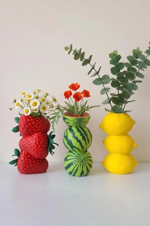 Meyve Figürlü 3'lü Dekoratif Vazo Seti - Çilek Karpuz Limon Tasarımlı El Boyaması 3D Vazo - Bioplastik