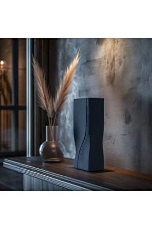Minimal Dalga Formlu Siyah Dekoratif Vazo – 20cm | 3D Baskı