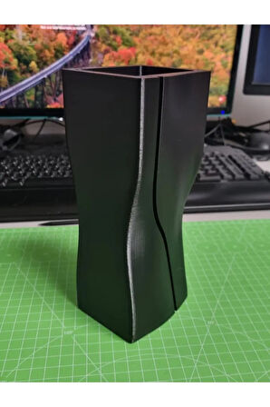 Minimal Dalga Formlu Siyah Dekoratif Vazo – 20cm | 3D Baskı